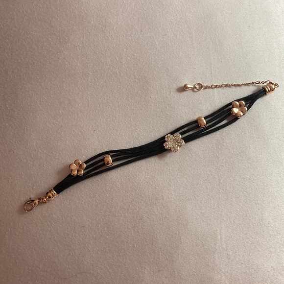 NWOT - Black String Rose Gold Tone Flower Crystal Bracelet - Picture 3 of 13